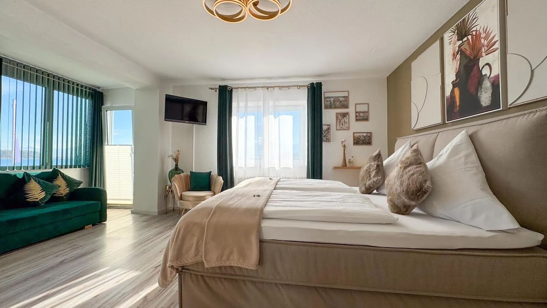 *** Hotel Sieben Zimmer Am See Prien am Chiemsee Germany