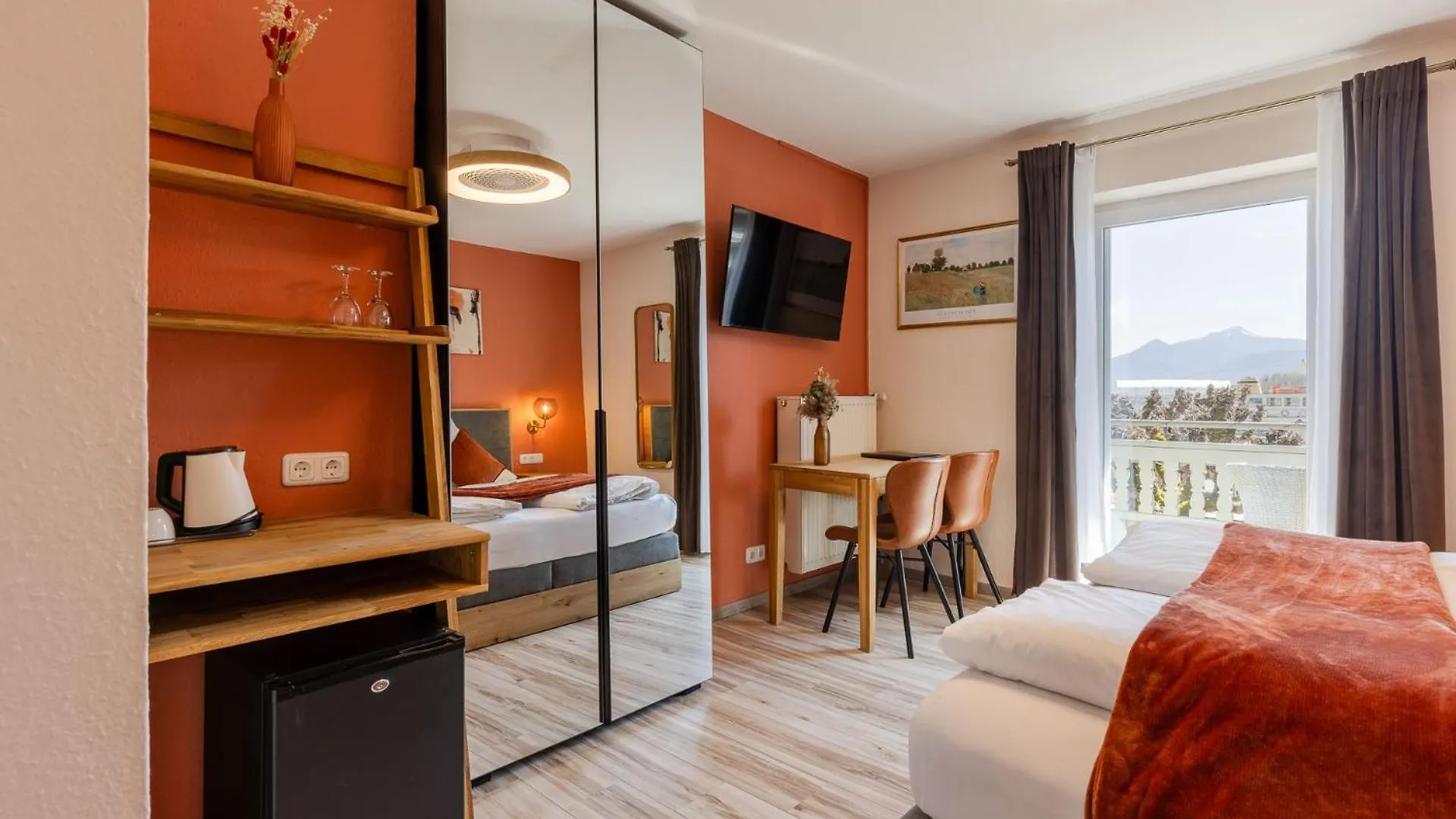 Sieben Zimmer Am See Prien am Chiemsee Hotel